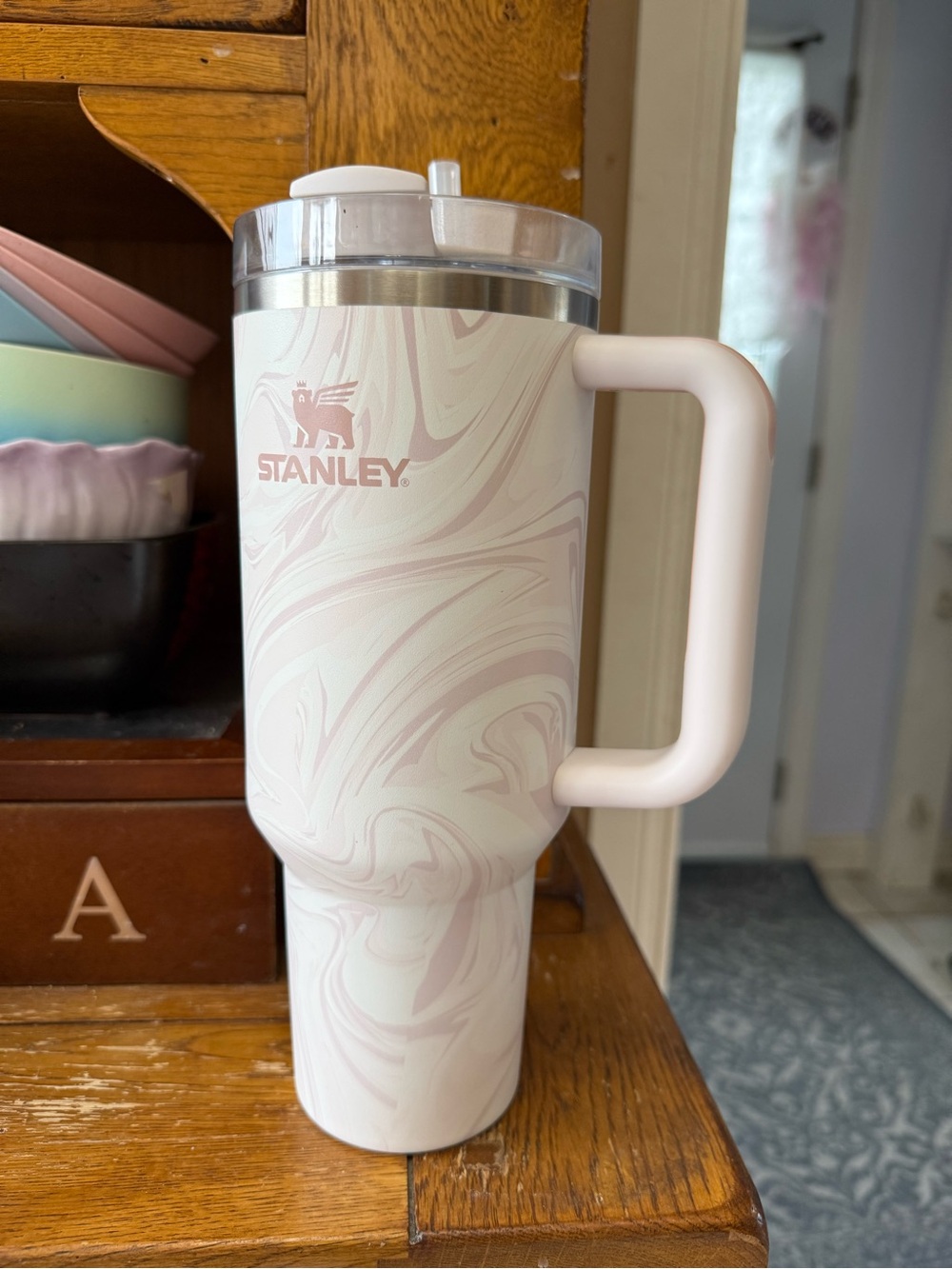 NWOT Stanley Rose Quartz Marble Stainless Steel Travel Mug with Handle